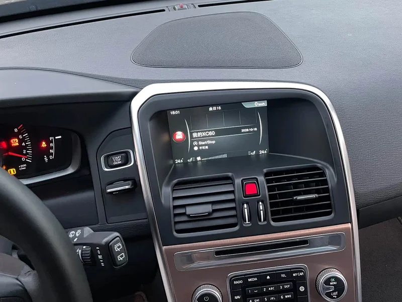 Volvo XC60 — фото 14