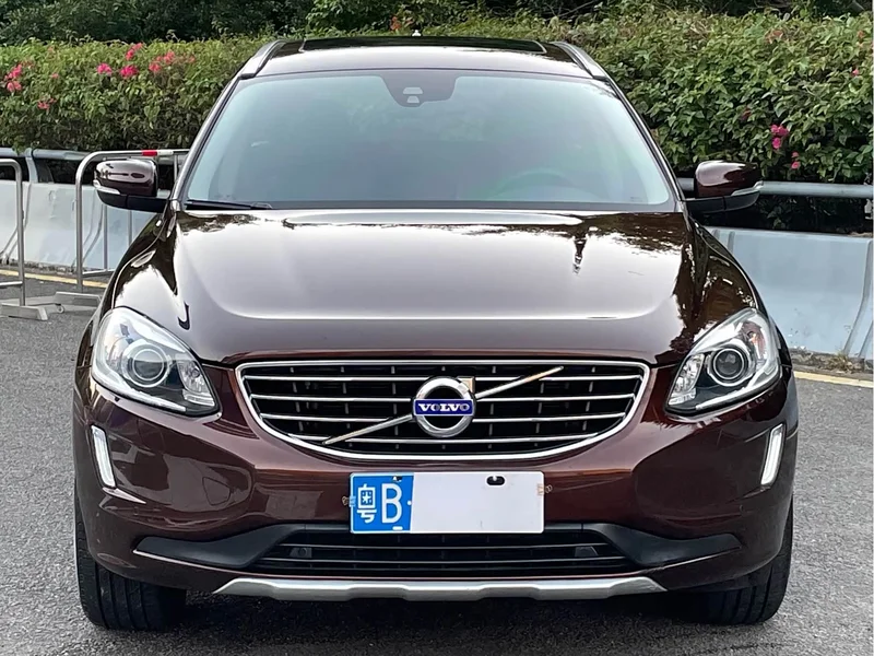 Volvo XC60 — фото 2