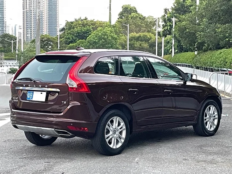 Volvo XC60 — фото 3