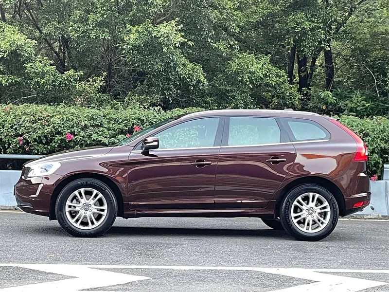 Volvo XC60 — фото 4