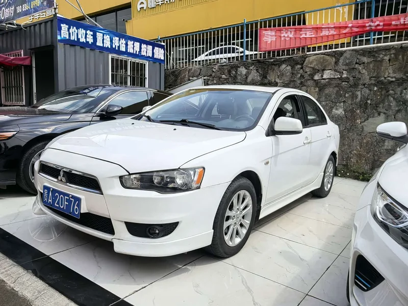 Mitsubishi Lancer EX — фото 1