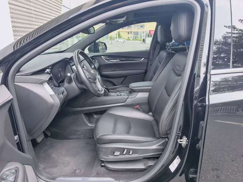 Cadillac XT5 — фото 10
