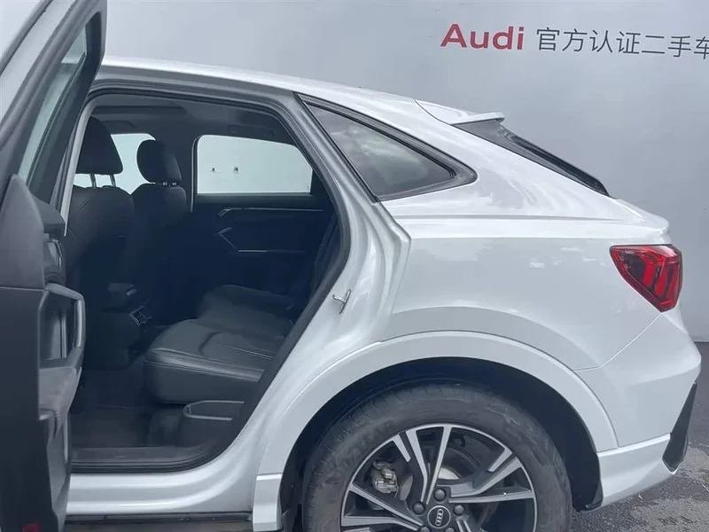 Audi Q3 Sportback — фото 10