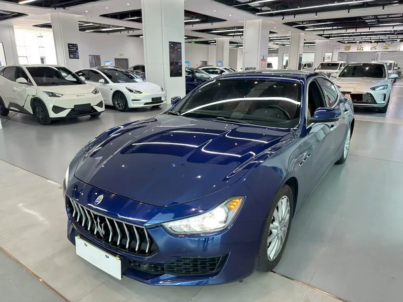 Maserati Ghibli — фото 1