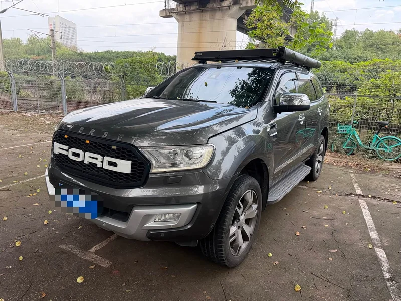 Ford Everest — фото 1
