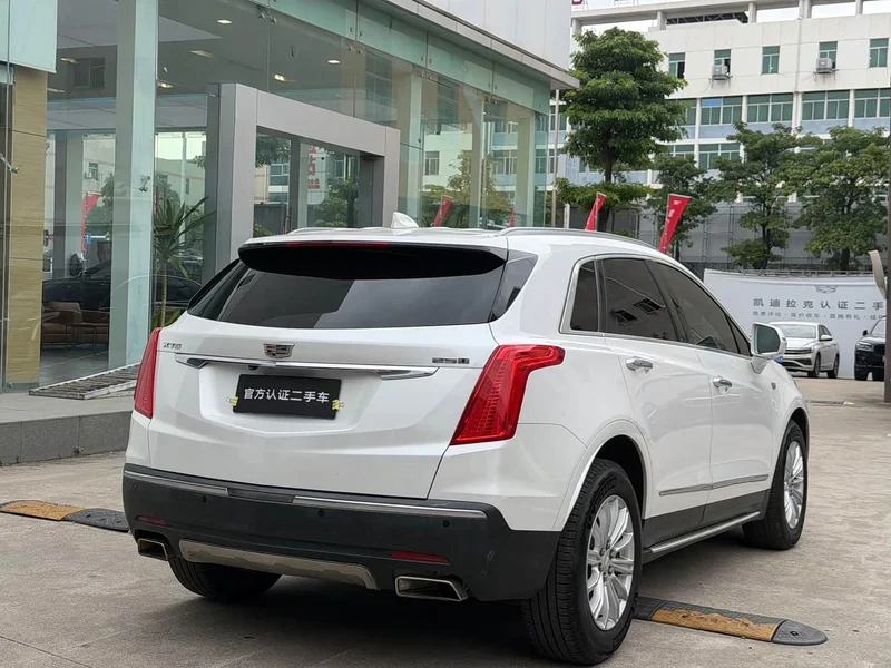 Cadillac XT5 — фото 6