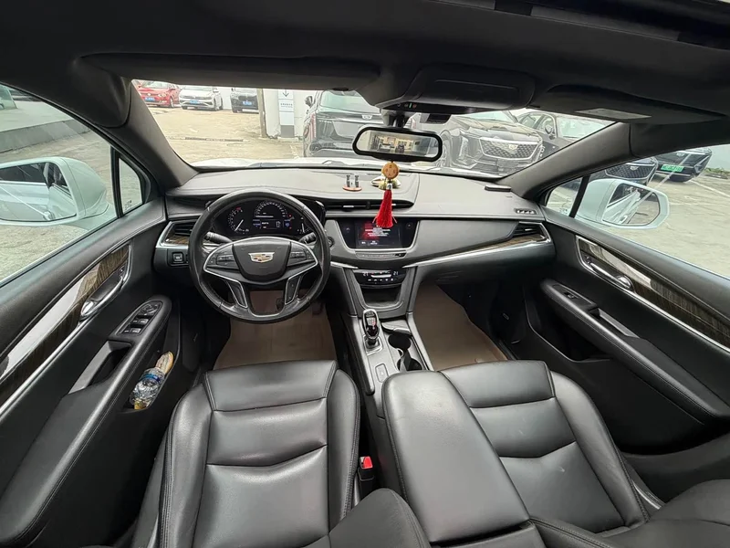 Cadillac XT5 — фото 7