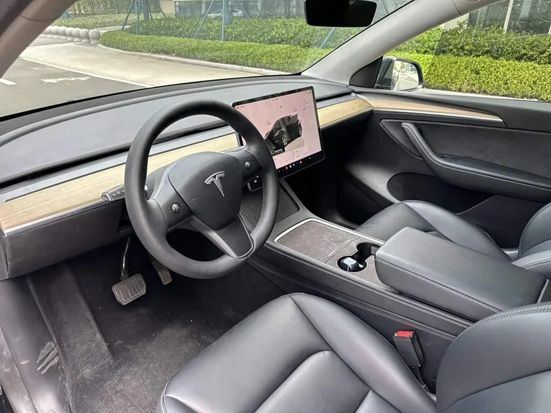 Tesla Model Y — фото 7