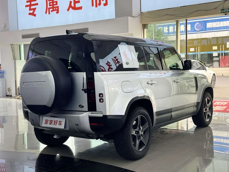 Land Rover Defender — фото 11