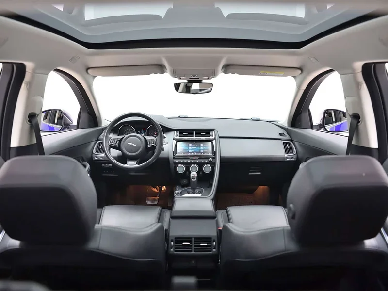 Jaguar E-PACE — фото 13