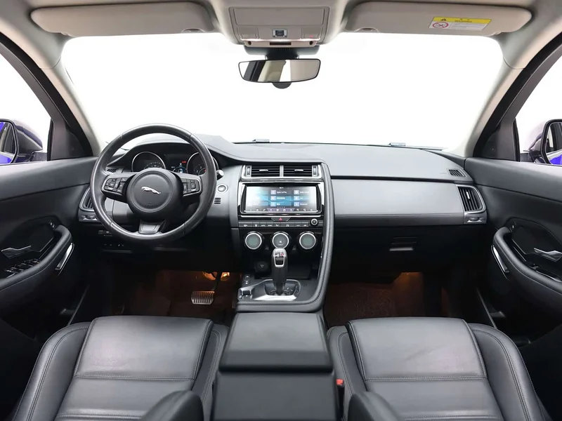 Jaguar E-PACE — фото 14