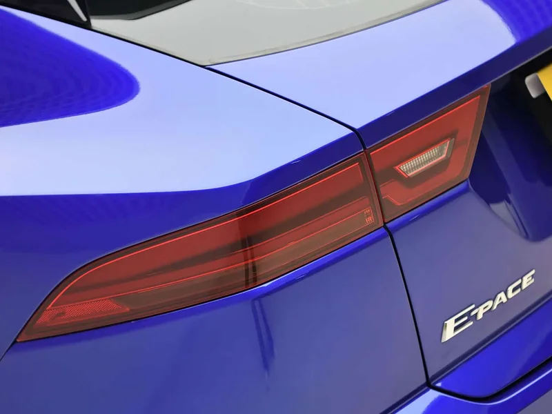 Jaguar E-PACE — фото 22