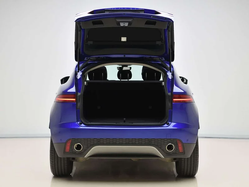 Jaguar E-PACE — фото 10