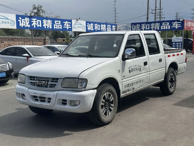Isuzu Isuzu Pickup — фото 1