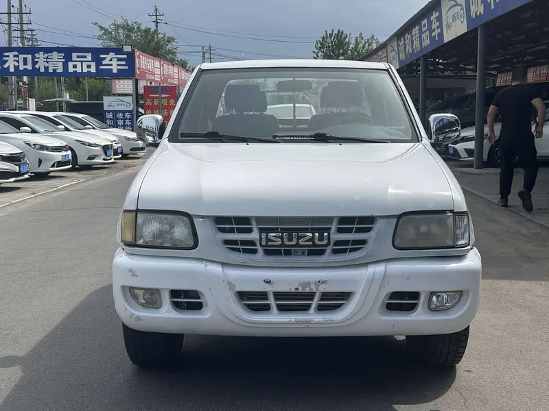 Isuzu Isuzu Pickup — фото 2