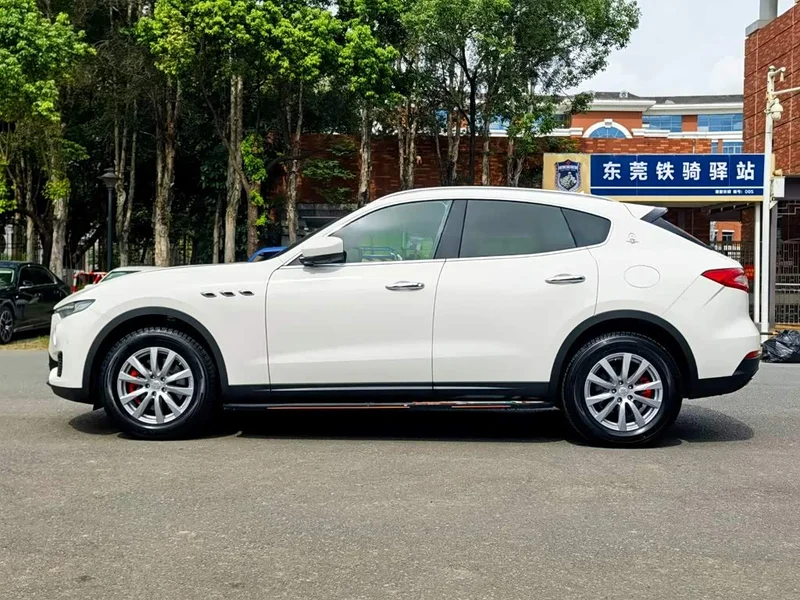 Maserati Levante — фото 4