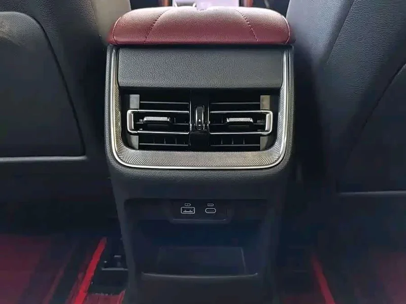Hongqi H5 — фото 12
