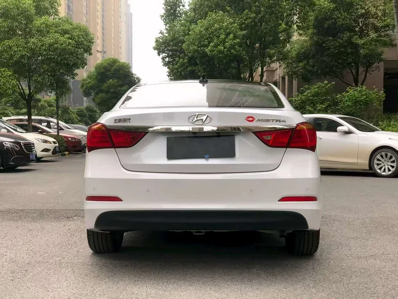 Hyundai Mistra — фото 11