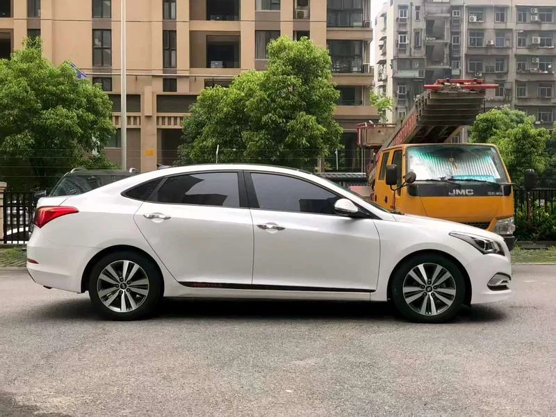 Hyundai Mistra — фото 15