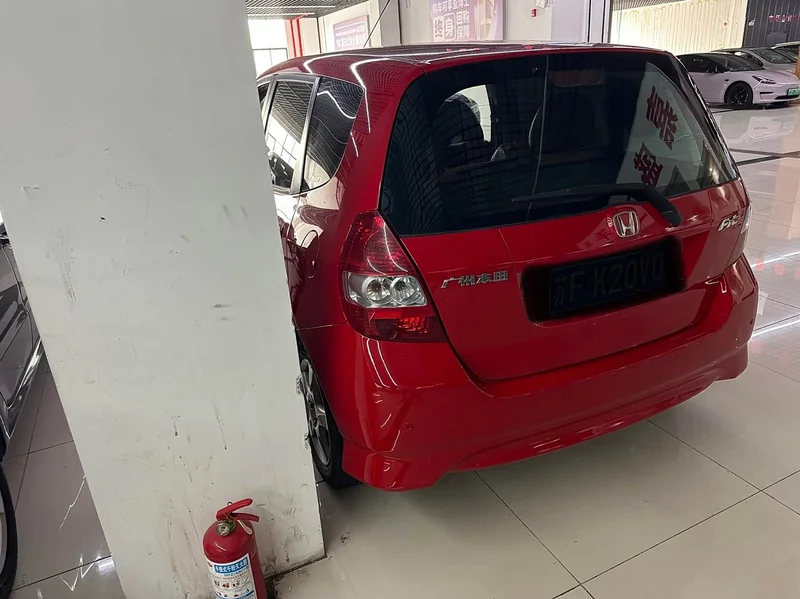 Honda Fit — фото 8