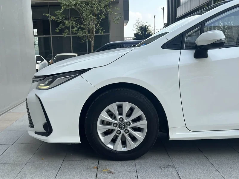 Toyota Corolla — фото 5