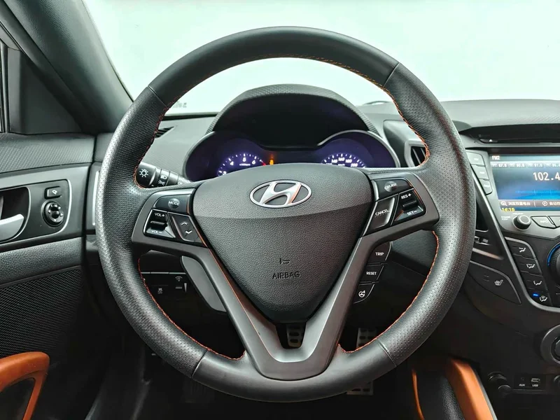 Hyundai Veloster — фото 17