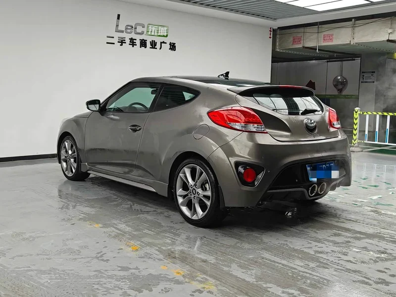 Hyundai Veloster — фото 6