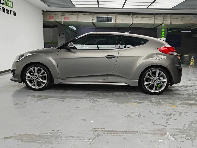 Hyundai Veloster — фото 7