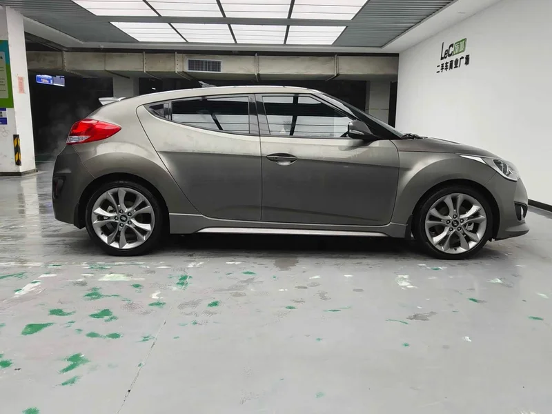 Hyundai Veloster — фото 8