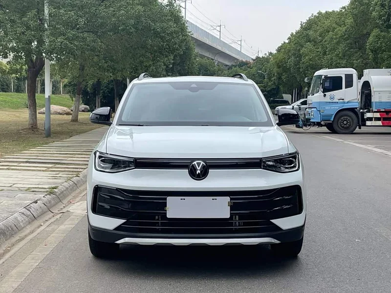 Volkswagen Tharu — фото 3