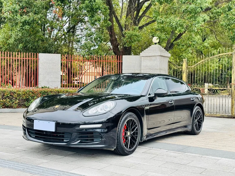 Porsche Panamera — фото 1