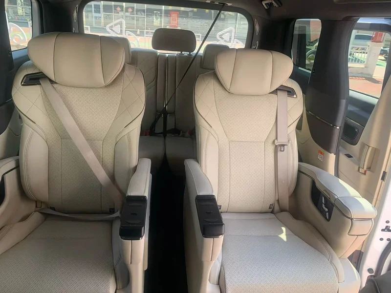 Toyota Alphard — фото 4
