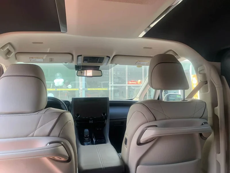 Toyota Alphard — фото 6