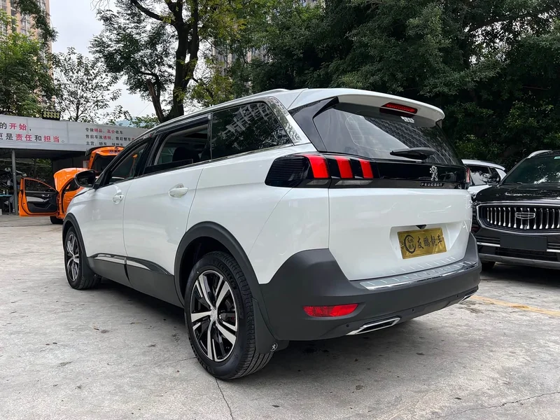 Peugeot 5008 — фото 16