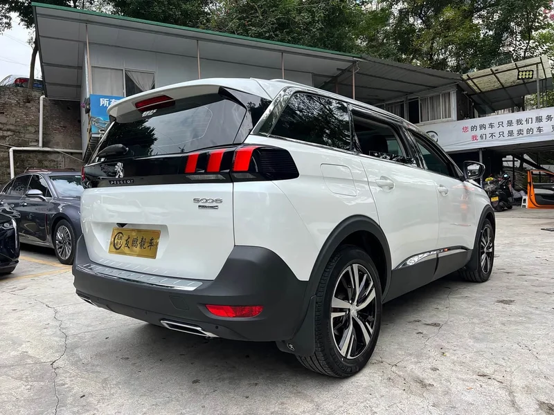 Peugeot 5008 — фото 18