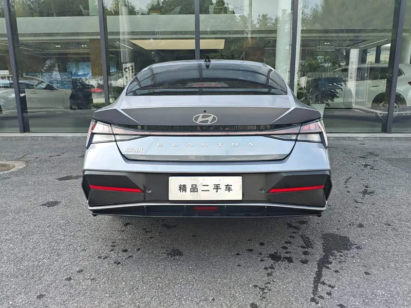 Hyundai Elantra — фото 5