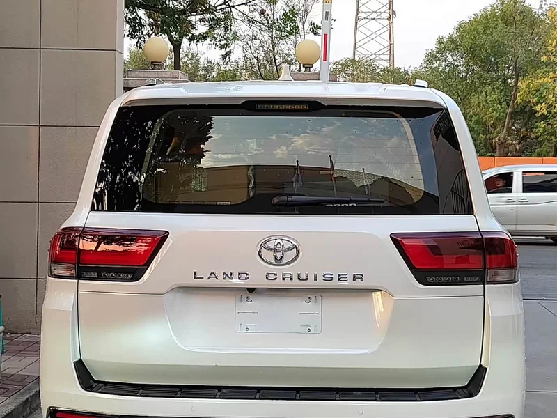 Toyota Land Cruiser (Imported) — фото 5