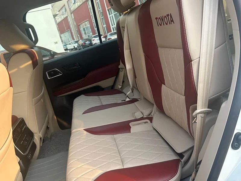 Toyota Land Cruiser (Imported) — фото 8