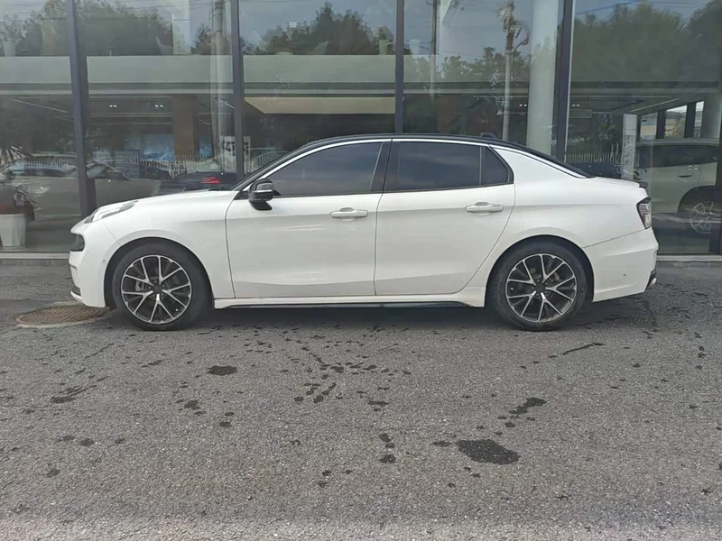 Lynk & Co 03 — фото 3