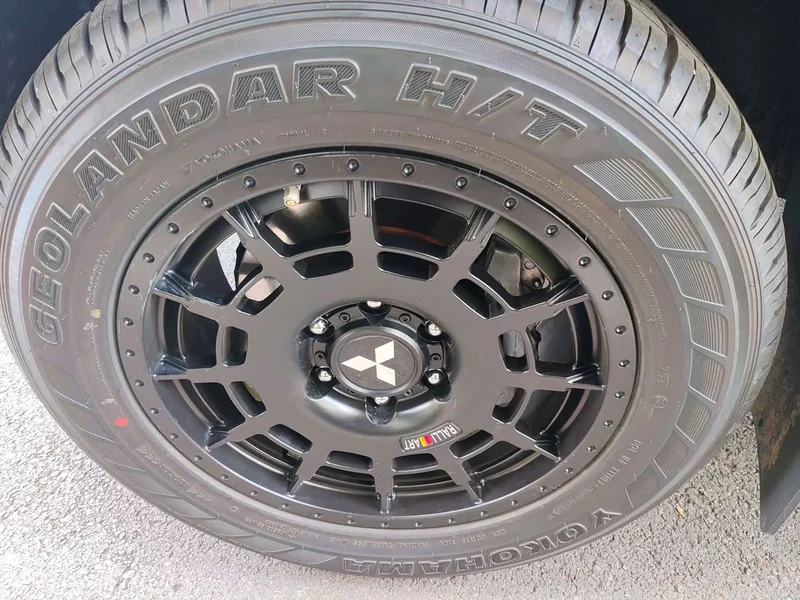 Mitsubishi Pajero (Imported) — фото 17