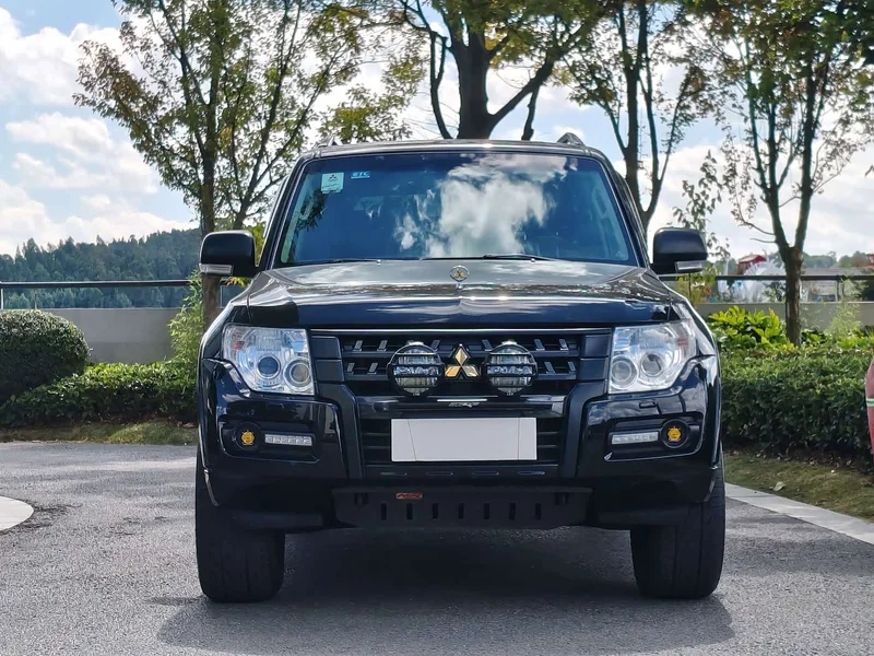 Mitsubishi Pajero (Imported) — фото 2