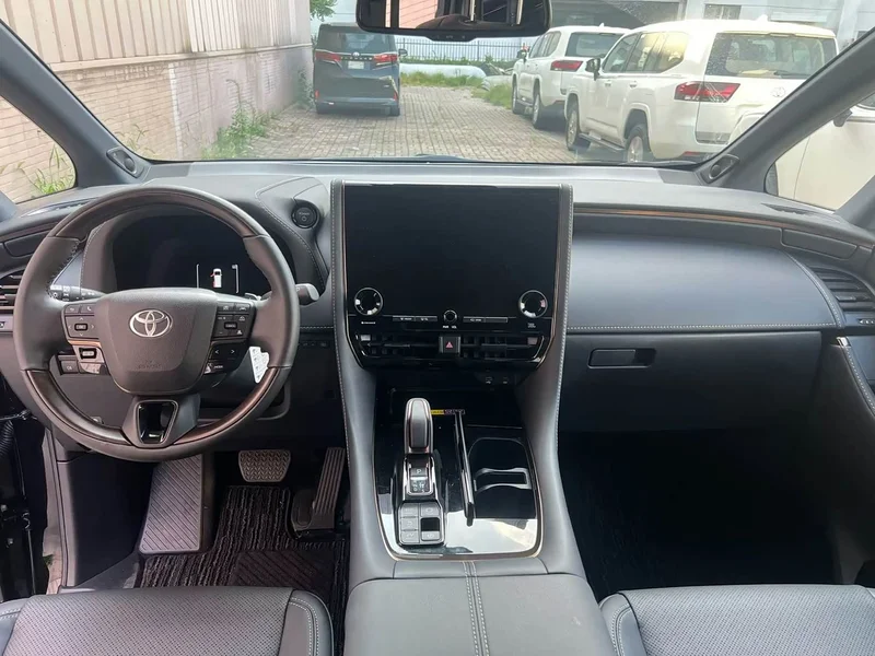 Toyota Alphard — фото 5