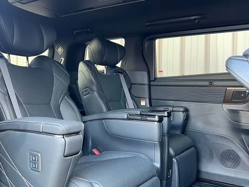 Toyota Alphard — фото 7