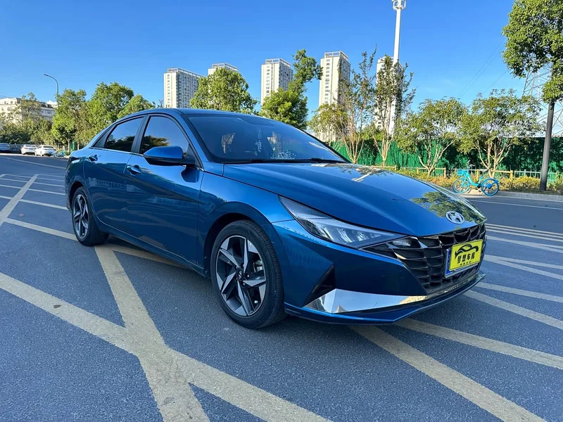 Hyundai Elantra — фото 3