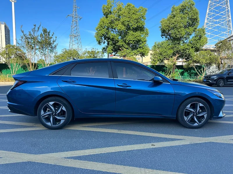 Hyundai Elantra — фото 4