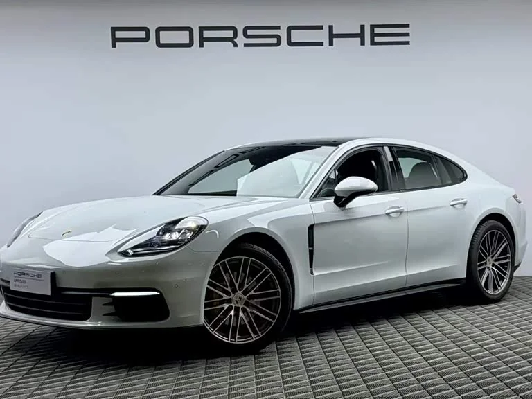 Porsche Panamera — фото 1