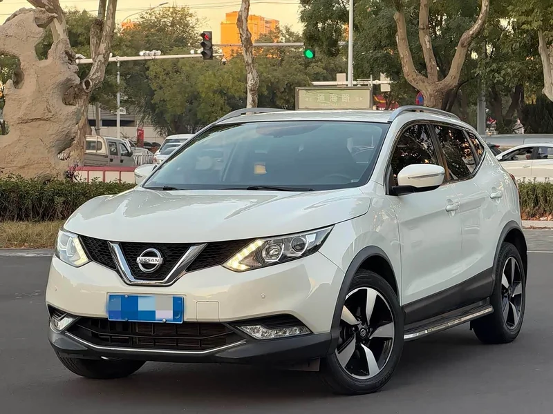 Nissan Qashqai — фото 1