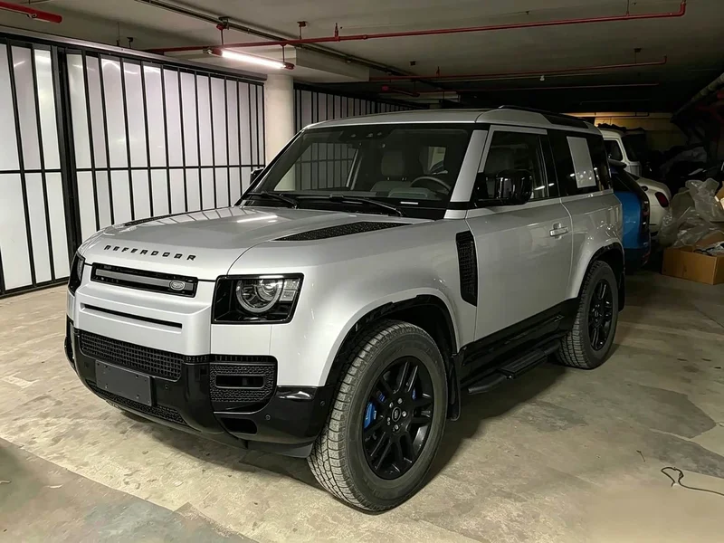 Land Rover Defender — фото 1