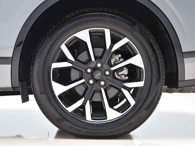 Ford Edge — фото 25