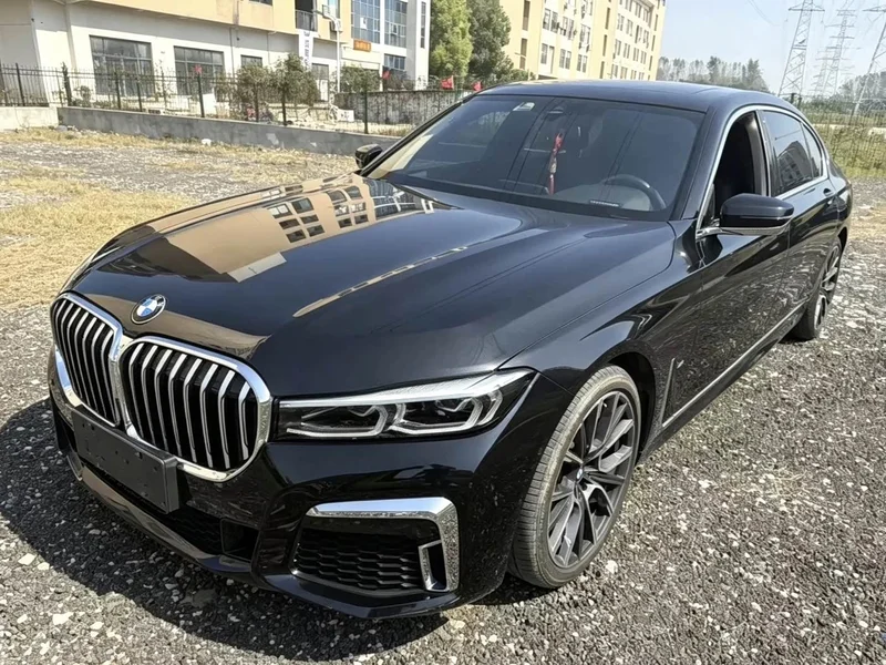 BMW 7-Series — фото 1